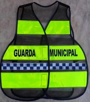 < img src="coletes-refletivos-guardas-municipais.gcmX01MM.jpg" alt="colete refletivo tipo blusão para guardas municipais">