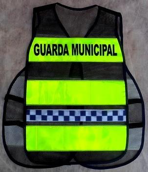 < img src="coletes-refletivos-guardas-municipais.gcmX02MM.jpg" alt="colete refletivo tipo blusão para guardas municipais">