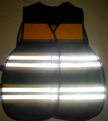 alt="imagem de colete refletivo amarelo"