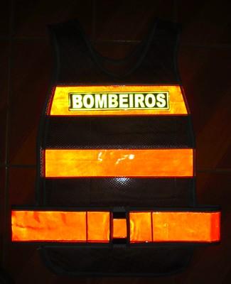 alt="colete refletivo para bombeiros"