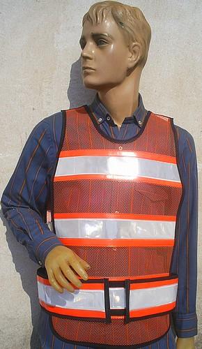 alt="imagem de coletes refletivos"