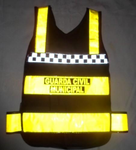  alt="colete refletivo tipo manta para guardas municipais">
