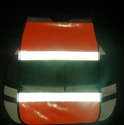 colete refletivo com faixas largas